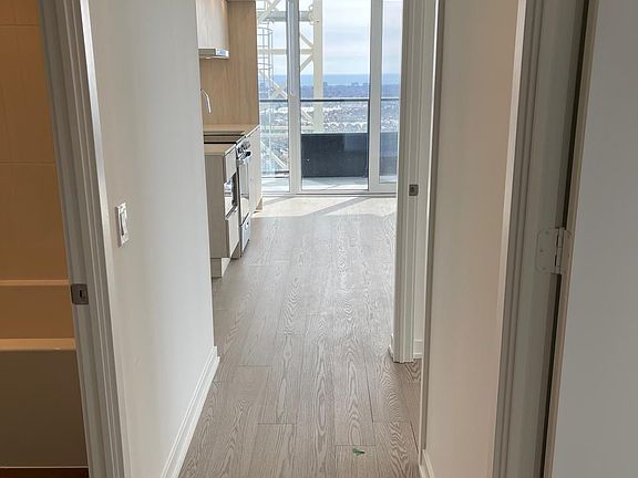 5th image of 448 Burnhamthorpe Rd W #2411