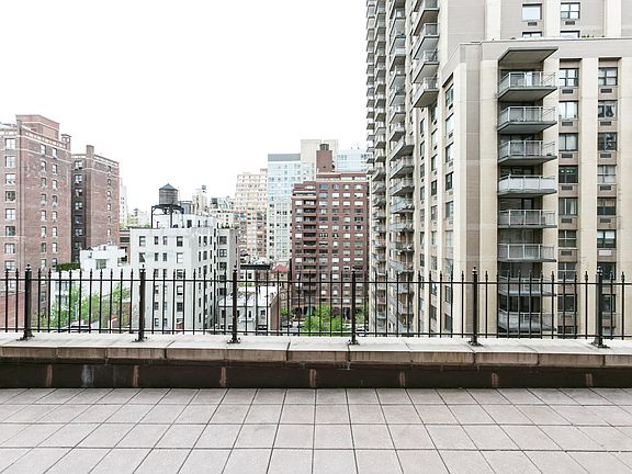 4th image of 210 W 70th St APT 1006