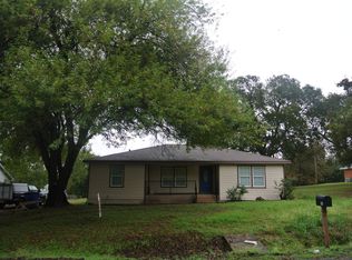 1211 N Avenue C, Elgin, TX 78621