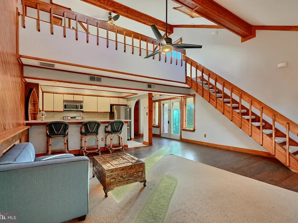 1 Queen Victoria Ct, Chester, MD 21619