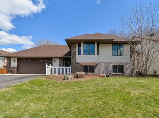2092 Amy Cir, North Saint Paul, MN 55109