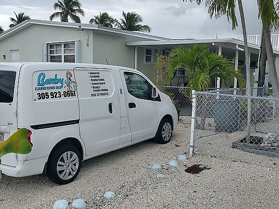2nd image of 216 Banyan Ln