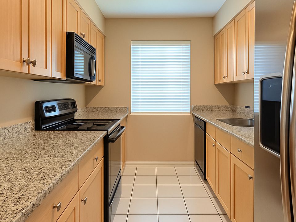 2nd image of 1133 Meadow Ln