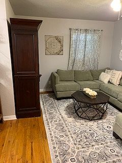 5th image of 130 W Comay Cir