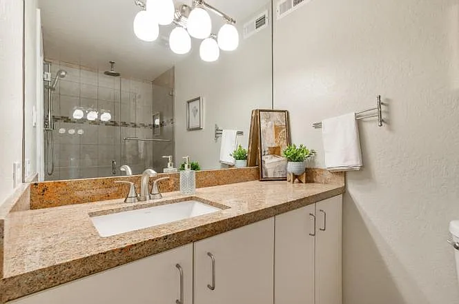 7108 Admiralty Ln — Photo 7