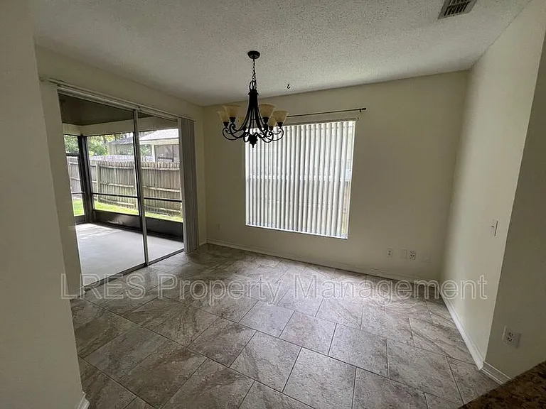 1605 Slash Pine Pl — Photo 14