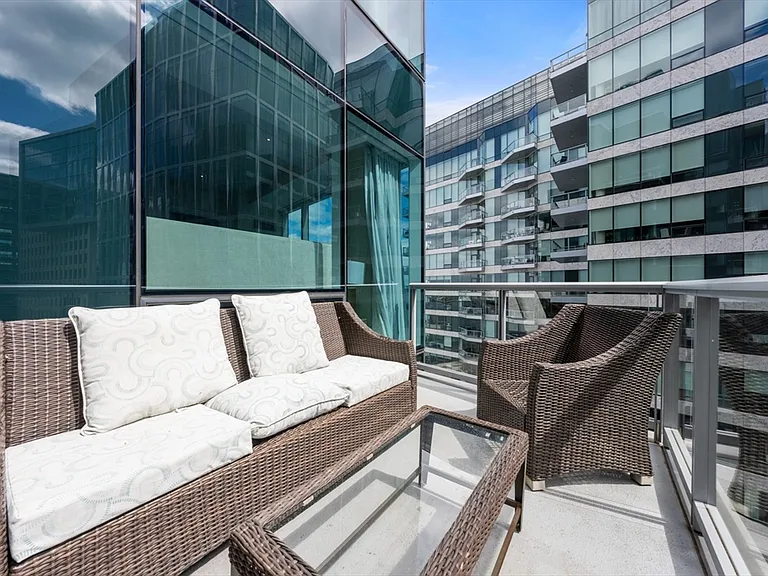 22 Liberty Dr #9G — Photo 21