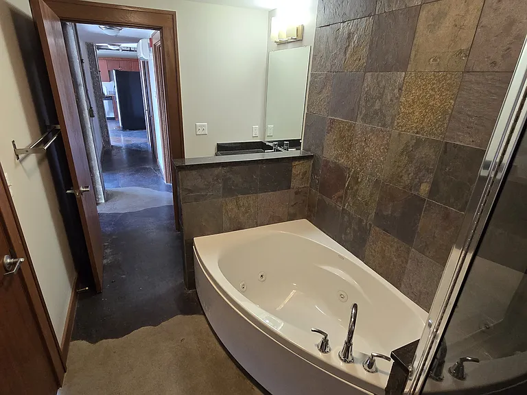 2915 John R St #405 — Photo 12