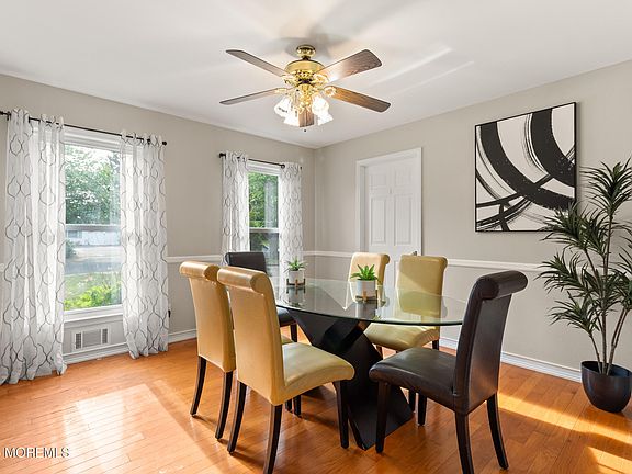 4th image of 703 Vivian Drive