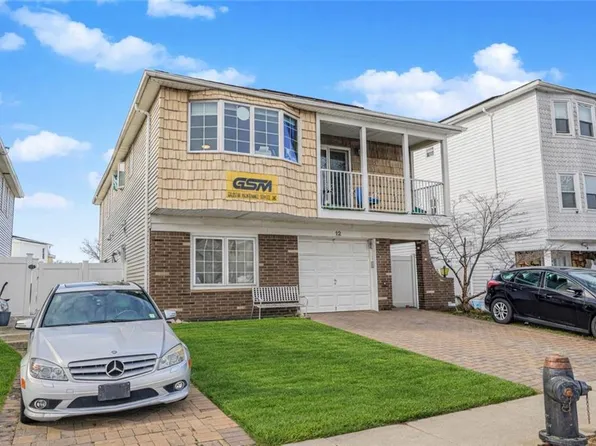 12 Rockne St, Staten Island, NY 10314