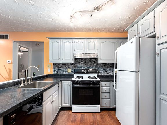 4th image of 1710 Oswego St NW