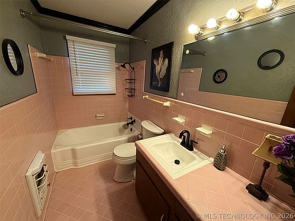 4th image of 1737 Winchester St