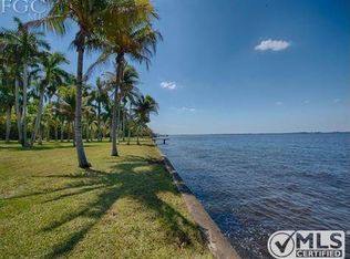 2714 Shriver Dr, Fort Myers, FL 33901