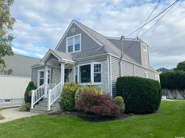 1406 Lincoln Avenue, New Hyde Park, NY 11040