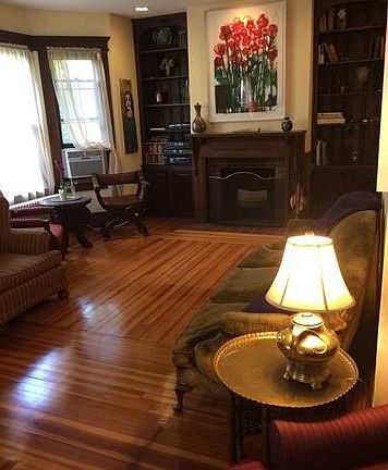 3rd image of 252 W Elm St