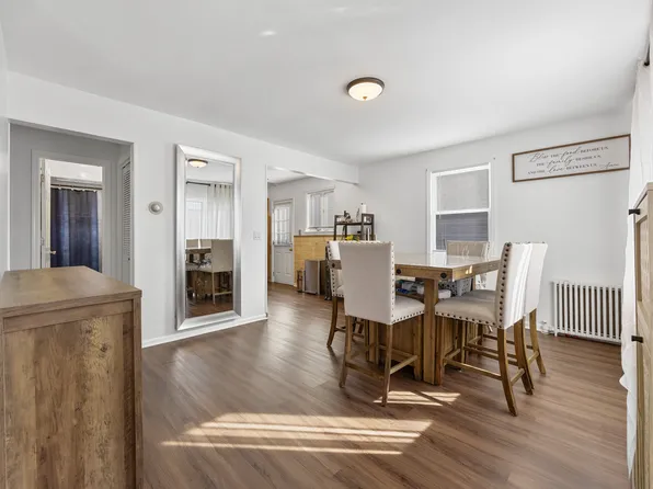 159 Seneca Avenue image 4 of 34