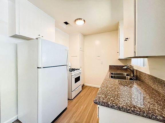 5th image of 2243 San Anseline Ave APT 4