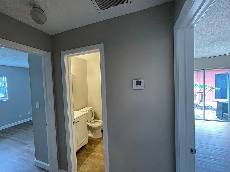 511 Duchess Ct #4 — Photo 8