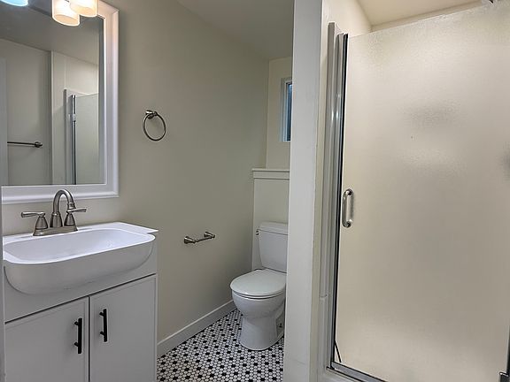 5th image of 325 NE 54th St #323