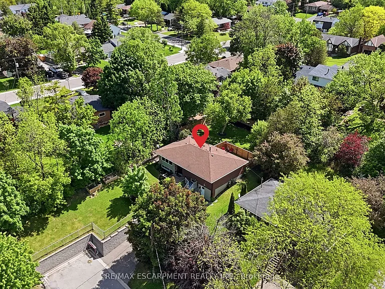 52 Grand Ave — Photo 24