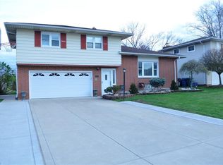 2975 Hetzel Dr, Parma, OH