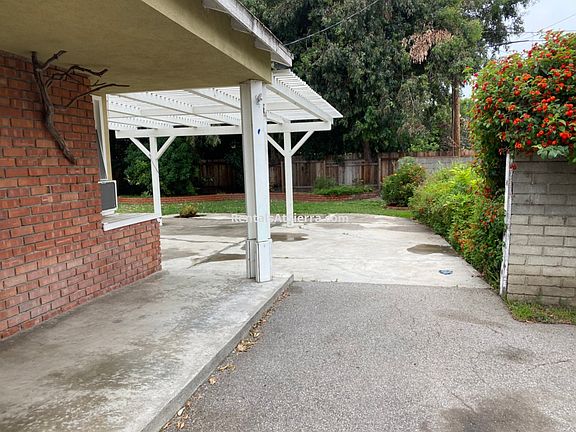 2nd image of 4531 Mammoth Ave #4531