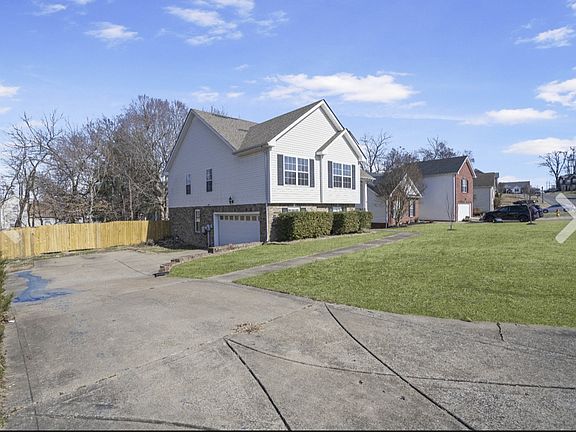 3rd image of 3139 Holly Point