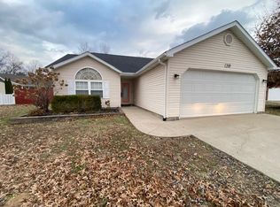 1208 Gerlock Ct, Carterville, IL 62918