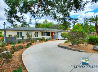 1040 Crescent Dr, Vista, CA 92084