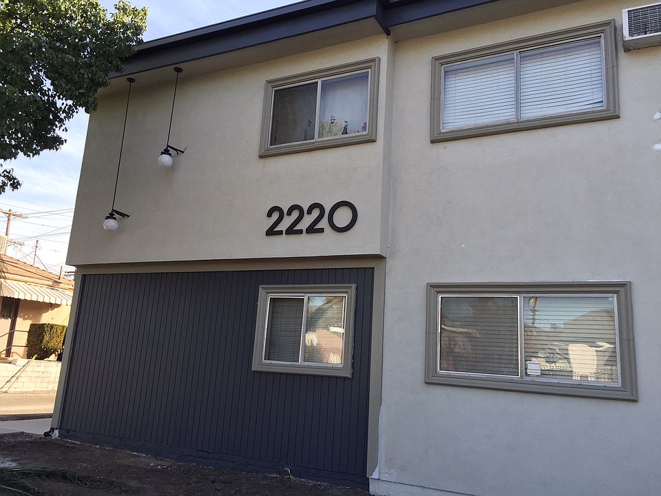 Front of building facing onto Las Colinas Ave.