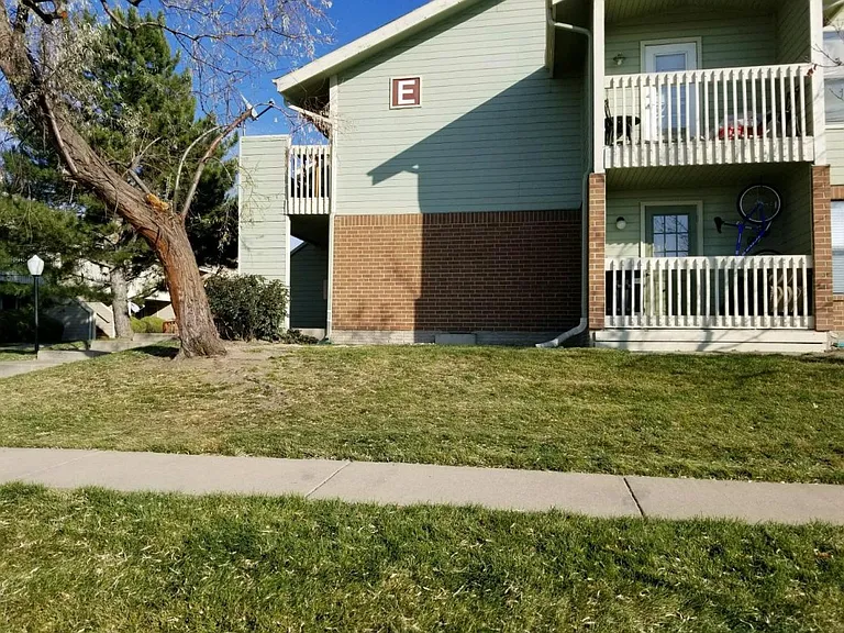 Side deck outside view