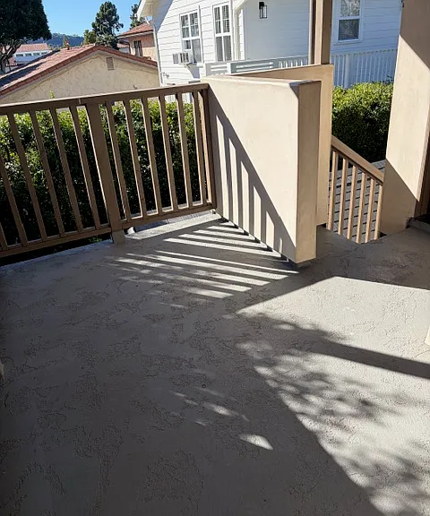922 E Ortega St — Photo 3