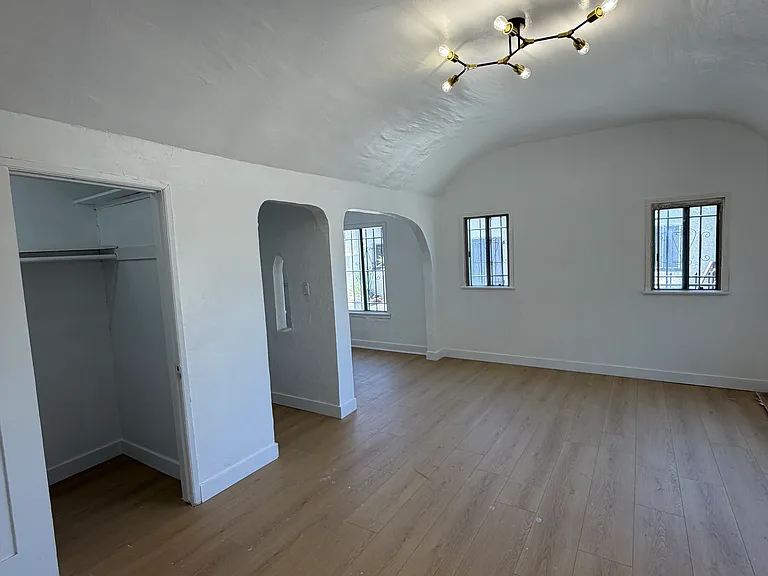 202 Rosemont Ave #5 — Photo 3