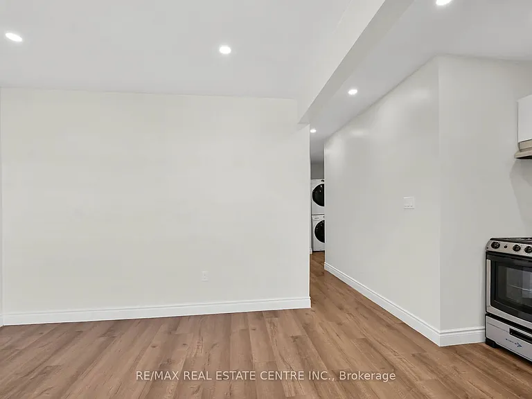 68 Kinrade Ave — Photo 5