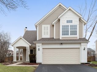 396 Lexington Ln, Grayslake, IL
