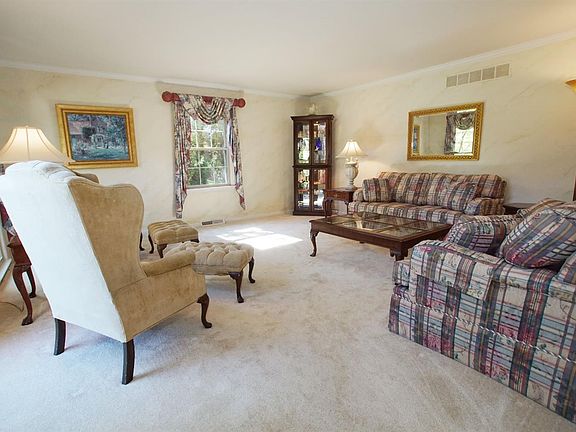 2nd image of 10611 Orinda Dr