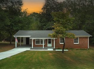221 Sanders Rd, Central, SC 29630