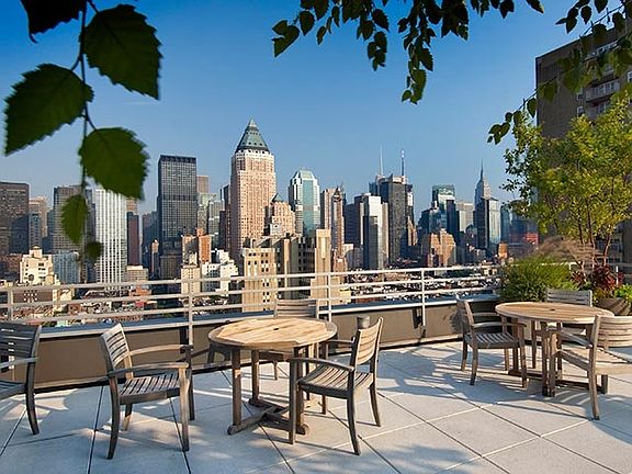 4th image of 510 W 52nd St APT 14H