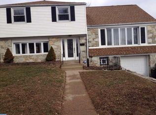 813 Rennard St, Philadelphia, PA 19116