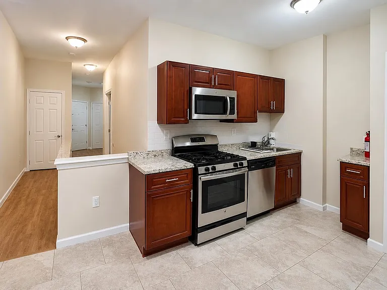 91 Leonard St #1 — Photo 4