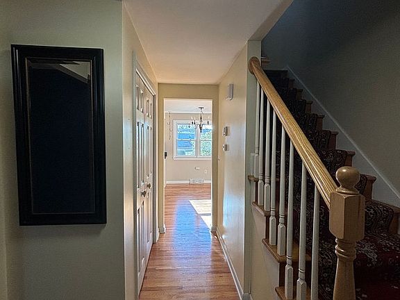 4th image of 402 Branchwood Dr