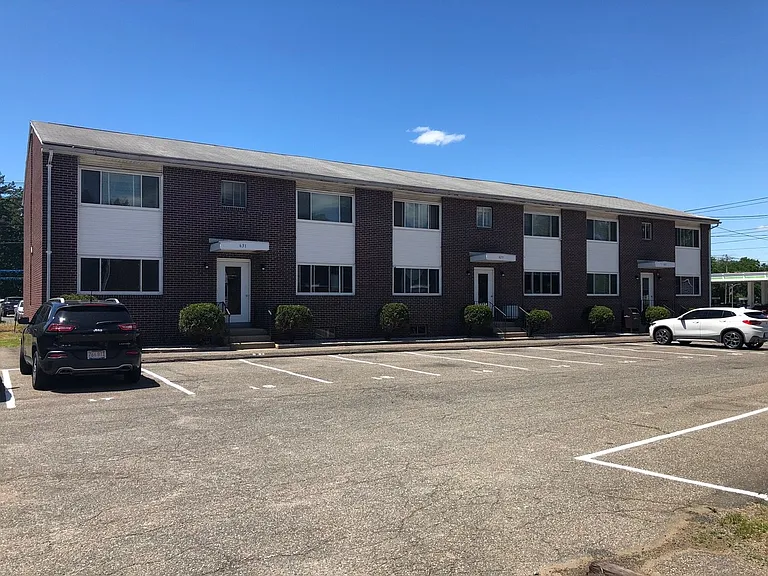 Fairfield Apartments — Photo 43