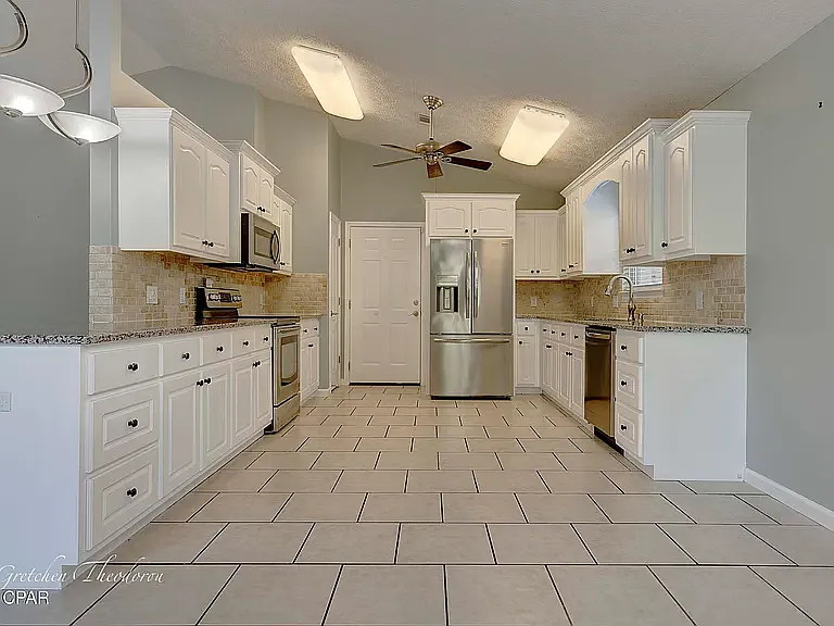 4704 Shannon Ln — Photo 10