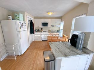 5-7 Fleet St #4H, Boston, MA 02113