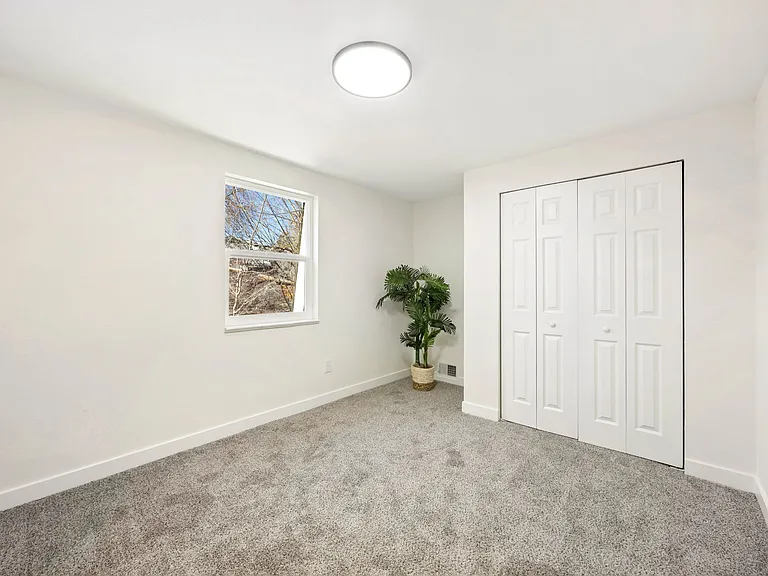 5819 S Pearl St — Photo 12