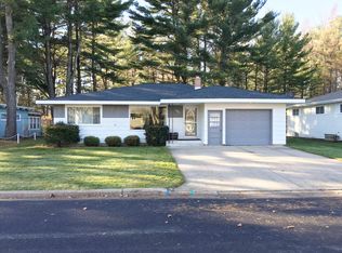 1105 Sunnyfield Ct, Marinette, WI 54143