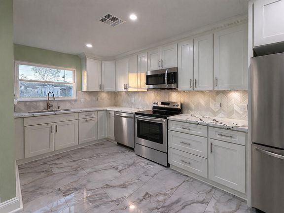 3rd image of 2636 Virginian Colony Ave