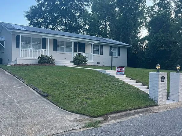 615 Holly Dr, Eufaula, AL 36027