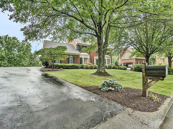 3rd image of 6014 Scotford Ct
