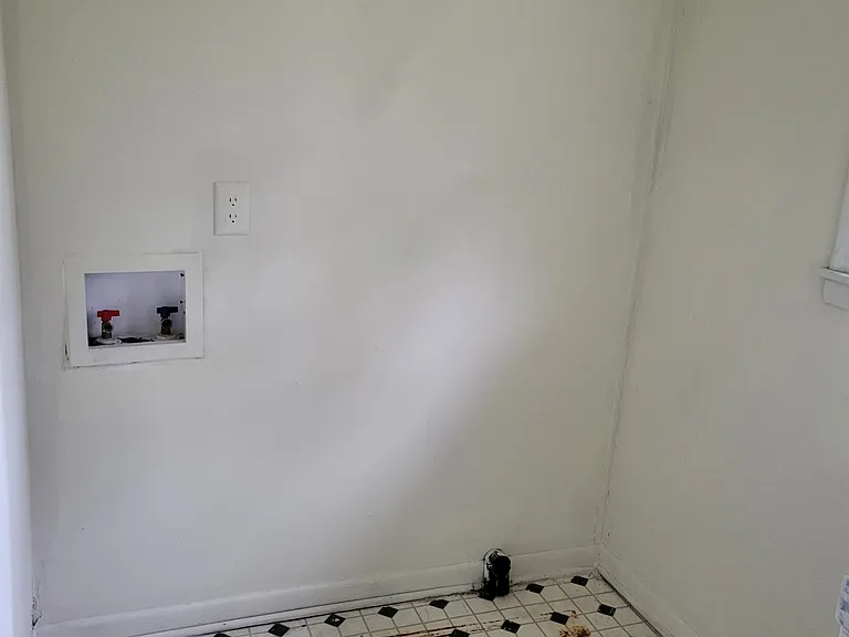 6811 Radial Dr — Photo 11